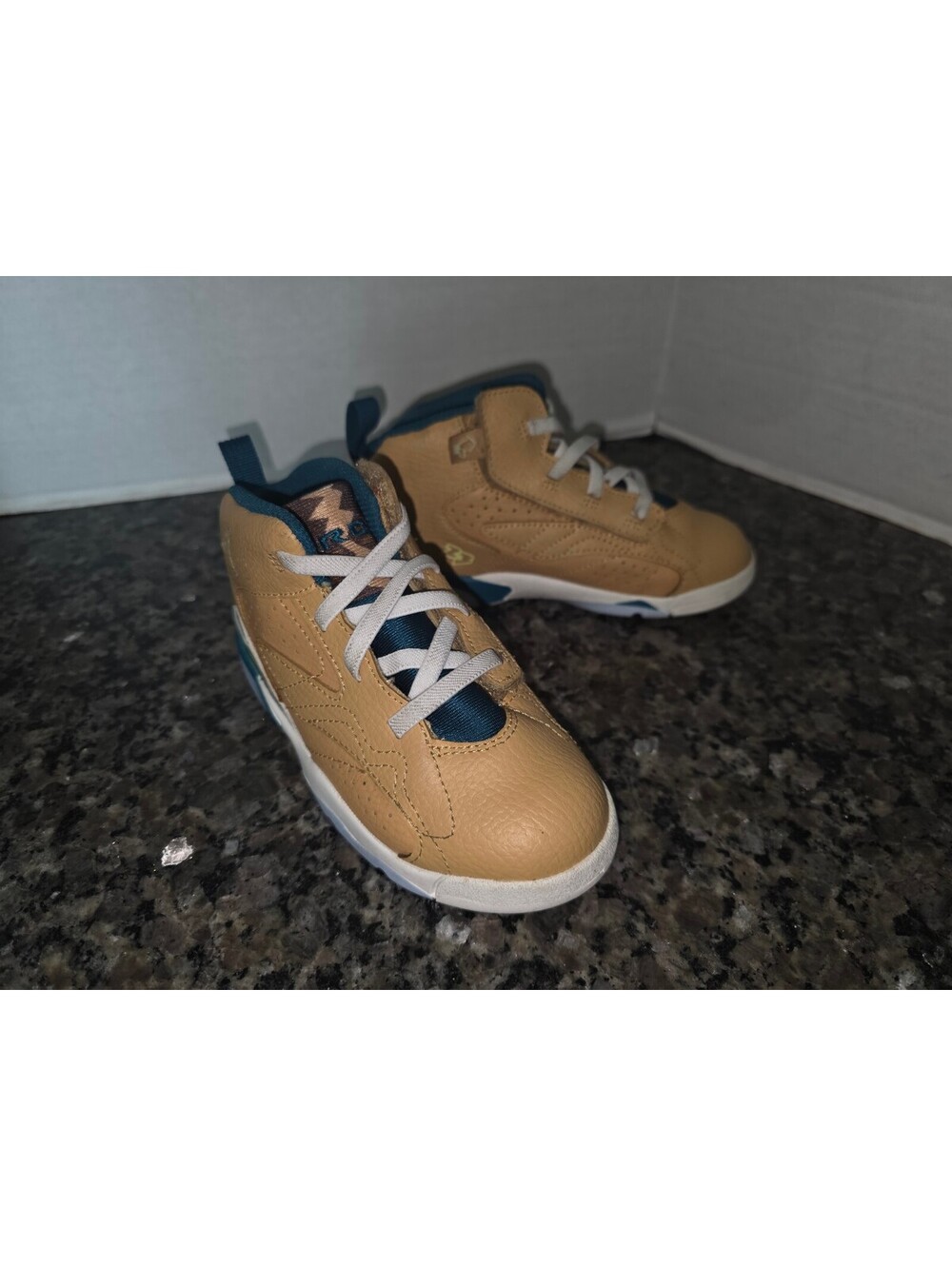 Jordan Jumpman MVP Unisex Kids High Top Sneakers Tan/Teal/White US 10C